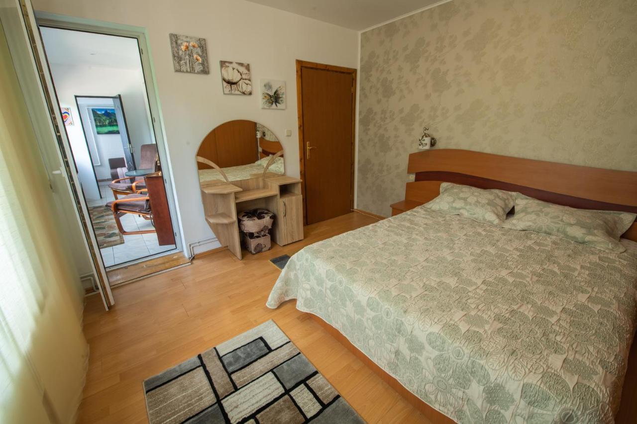 Monik Apartament Sinaia Luaran gambar